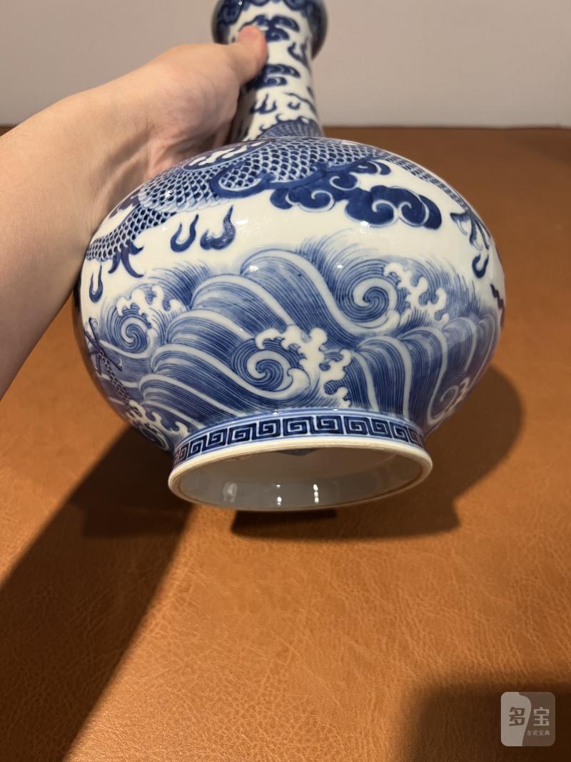 清嘉庆 青花云龙纹撇口瓶 - 图12
